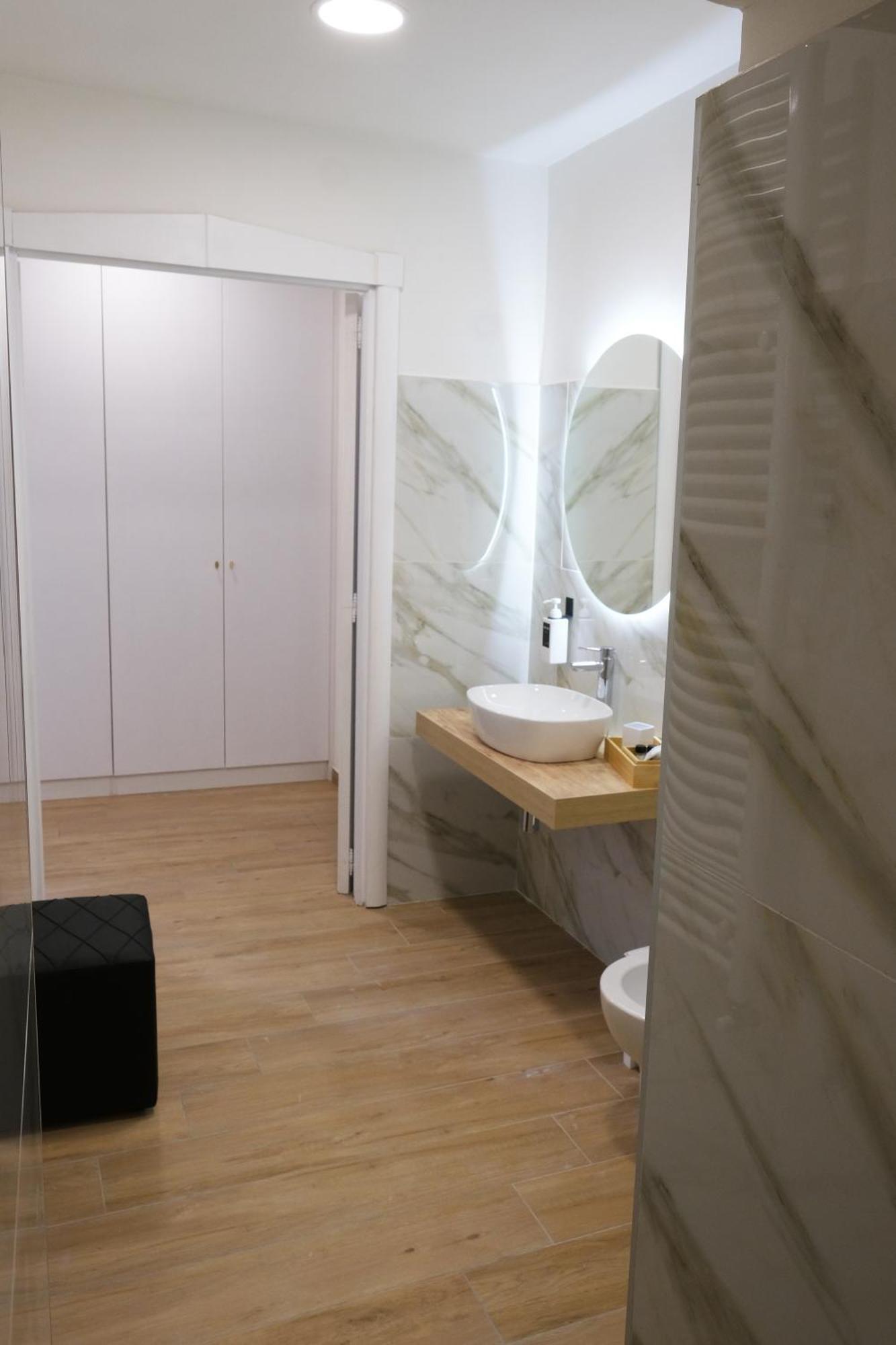 Toledo 292 Luxury House Apartment Napoli Bagian luar foto